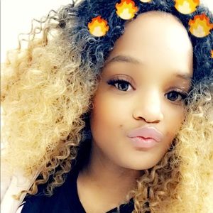 Meet your Posher, Amari